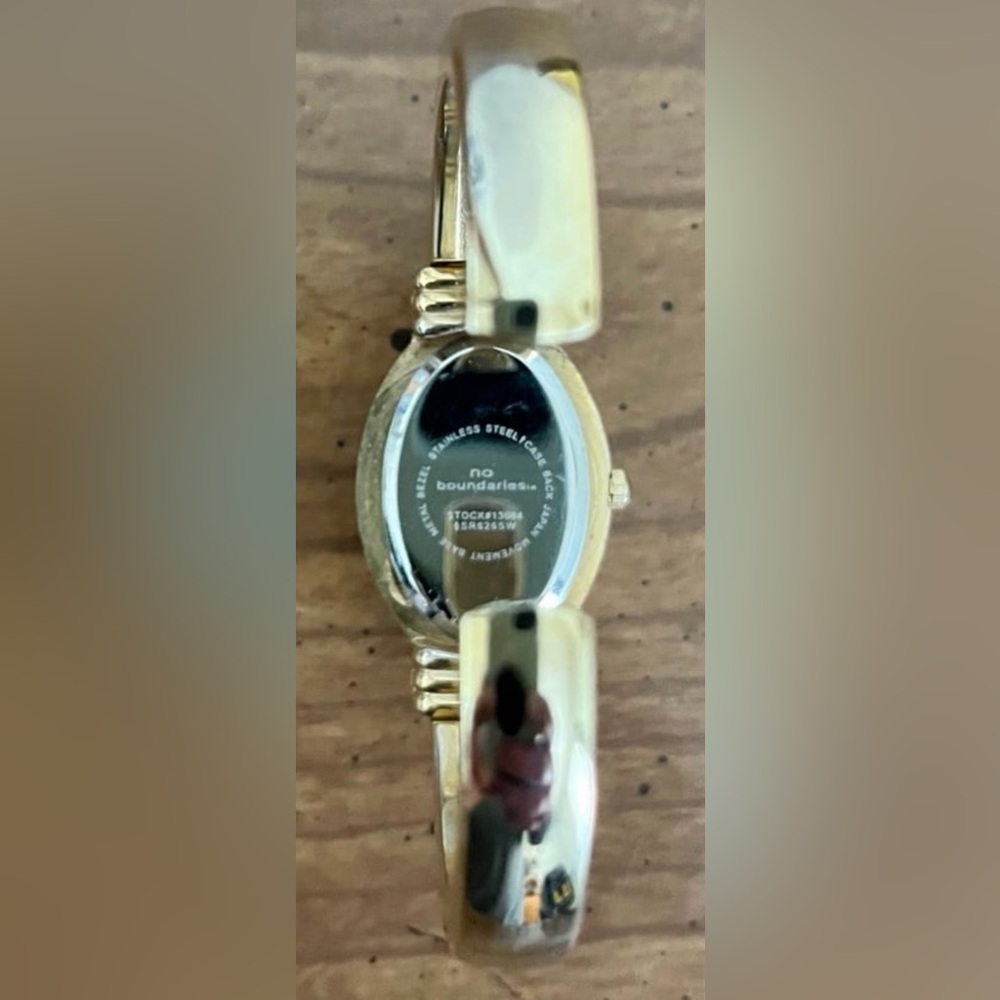 Bangle Watch Gold - Picture 3 of 9